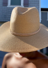 Load image into Gallery viewer, &quot;Jardin&quot; Straw Hat