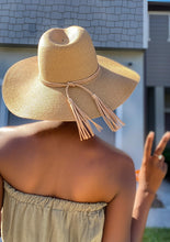 Load image into Gallery viewer, &quot;Jardin&quot; Straw Hat